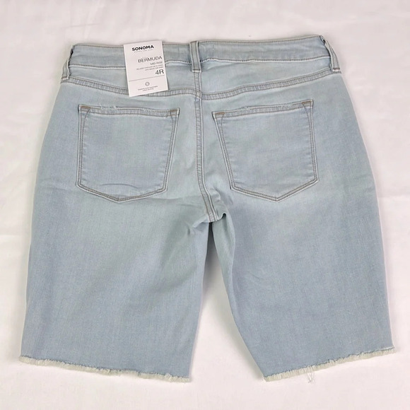 Sonoma New Women’s 4 Mid Rise Light Wash Bermuda Frayed Hem Stretchy Jean Shorts - Picture 2 of 5